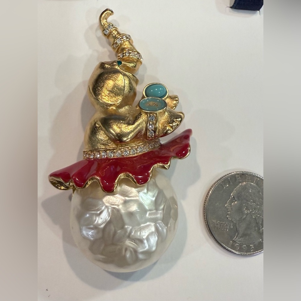 Vintage signed KJL Kenneth Jay Lane Dancing Elephant Brooch (READ)